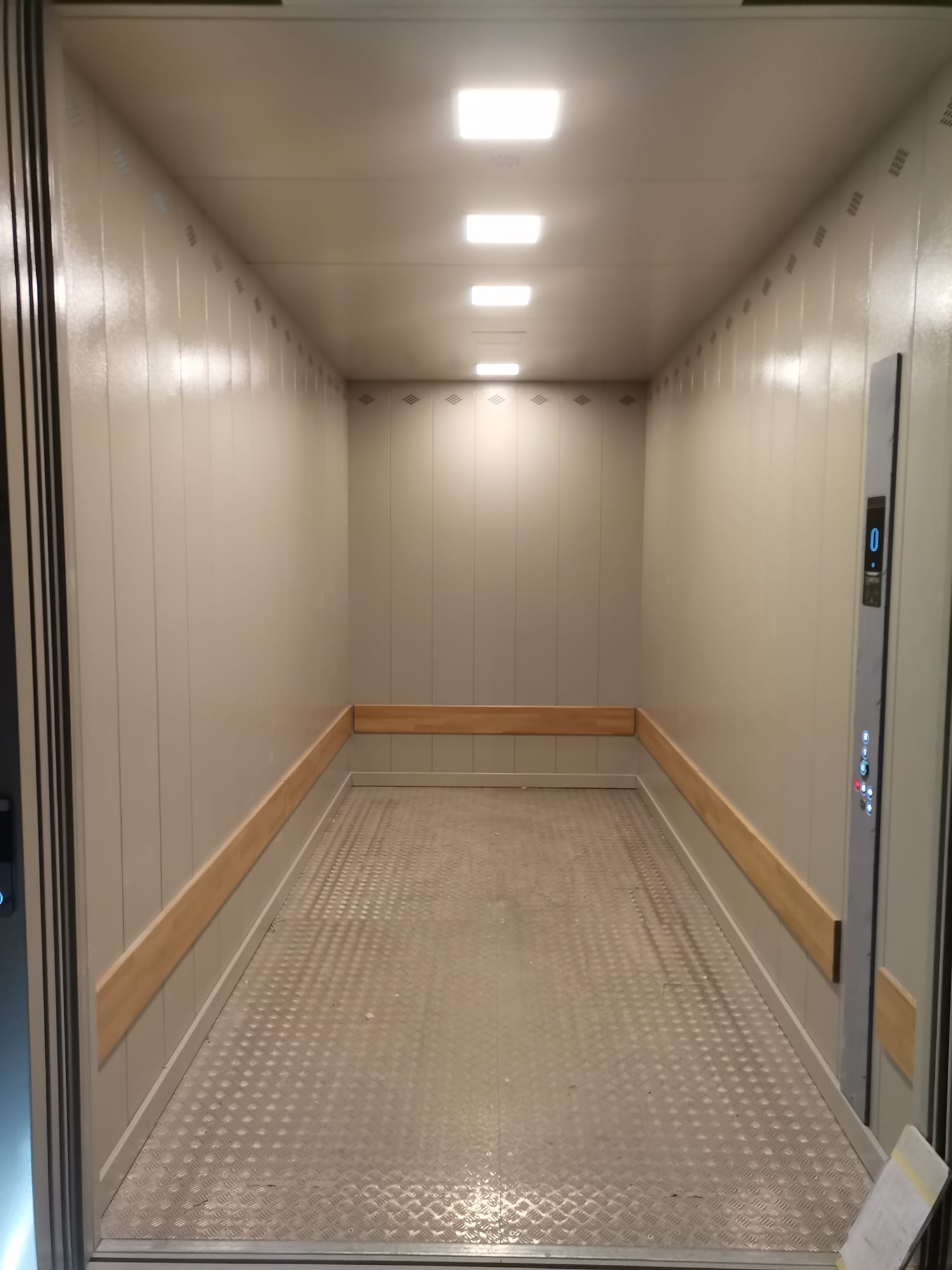 FREIGHT HYDRAULIC ELEVATOR 5T
